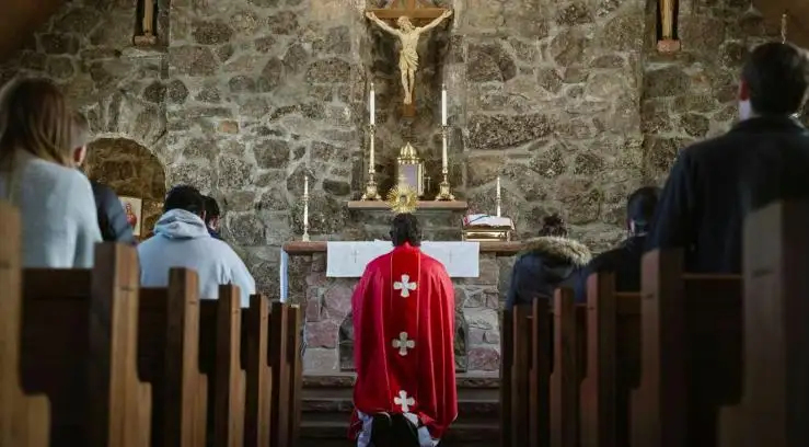 10 Perintah Allah Katolik: Makna, Isi, dan Penerapannya