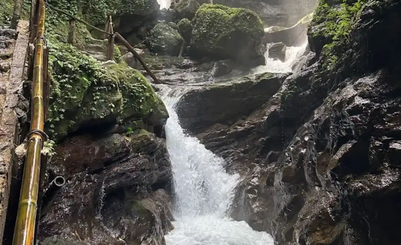 Curug Walet Pamijahan: Harga Tiket, Fasilitas, Lokasi 2026