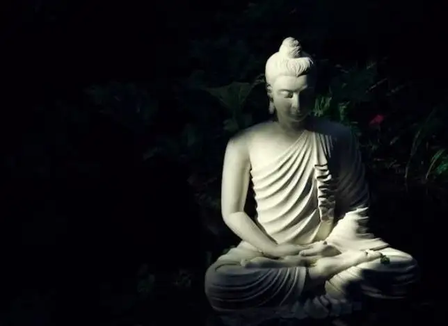 Jelaskan Aliran Mahayana dalam Agama Buddha: Ajaran, dan Sejarah