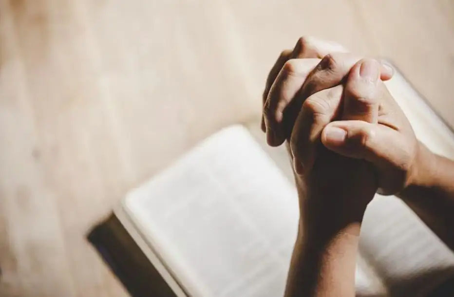 Lagu Rohani Kristen: Makna, Jenis, dan Perannya