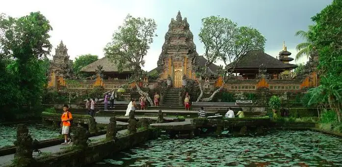 Pengaruh Hindu Budha di Indonesia: Jejak Sejarah