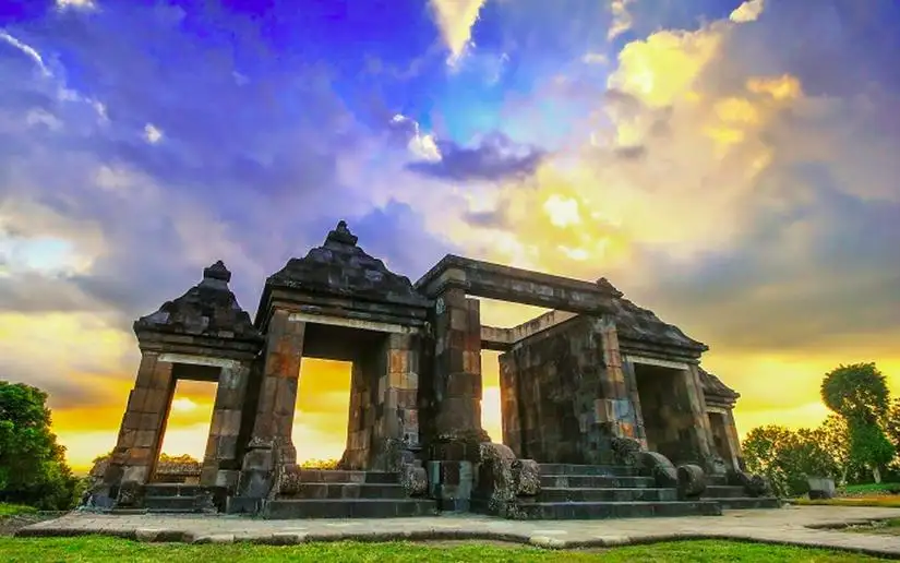 Pengaruh Peninggalan Kerajaan Hindu, Budha, dan Islam di Indonesia