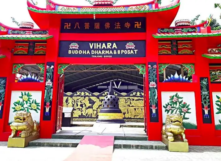 Vihara Buddha Dharma & 8 Pho Sat: Sejarah, dan Etika Berkunjung